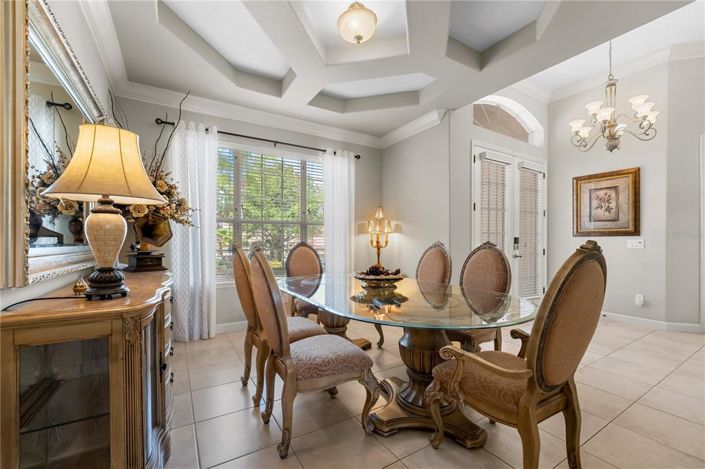 Image No.19-6 Bed Property for sale