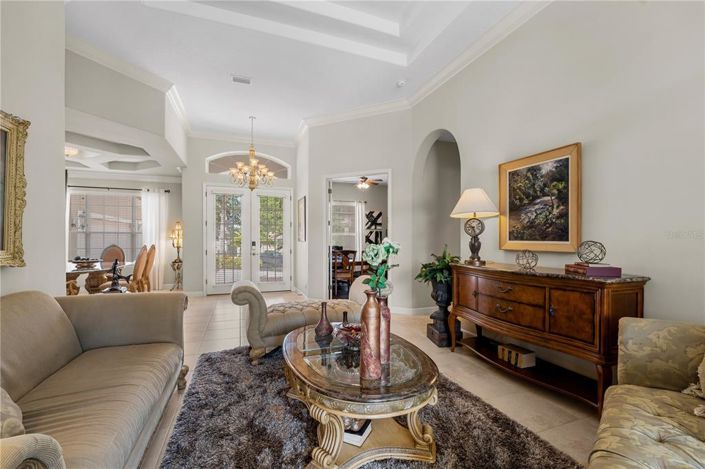 Image No.21-6 Bed Property for sale