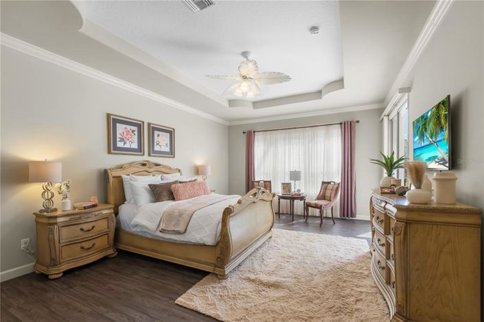 Image No.23-6 Bed Property for sale