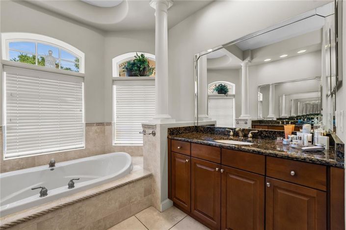 Image No.27-6 Bed Property for sale