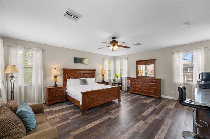 Image No.29-6 Bed Property for sale