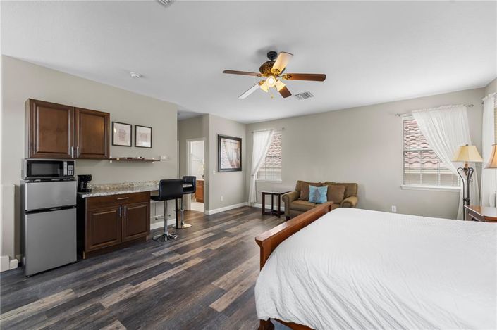 Image No.30-6 Bed Property for sale