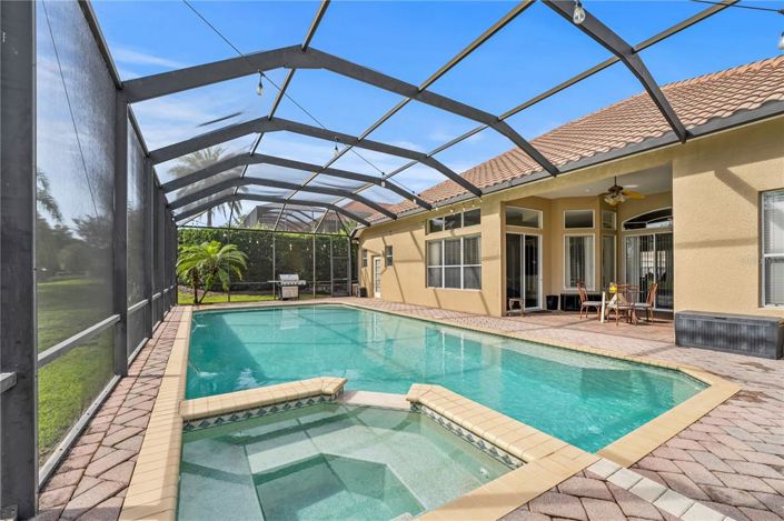 Image No.59-6 Bed Property for sale