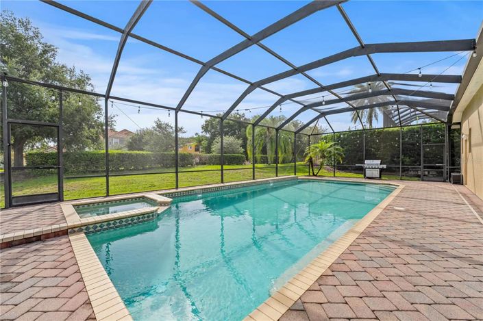 Image No.6-6 Bed Property for sale