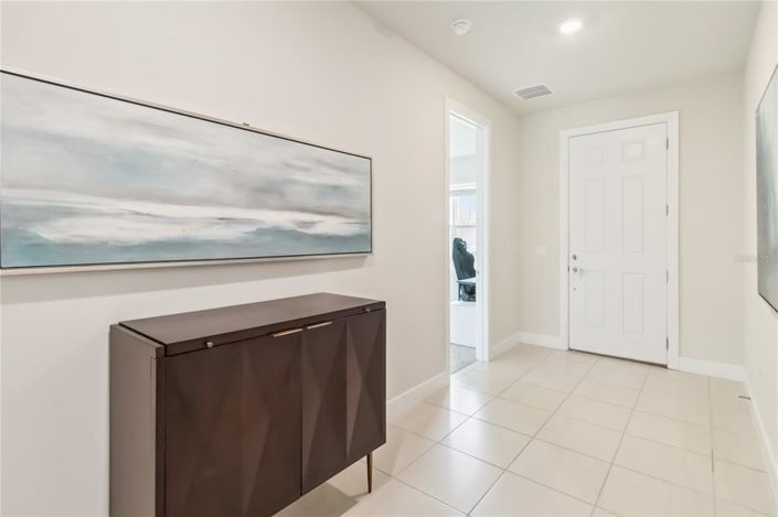 Image No.4-4 Bed Property for sale