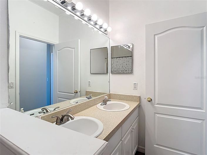 Image No.27-3 Bed Property for sale