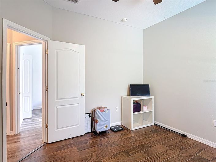 Image No.30-3 Bed Property for sale