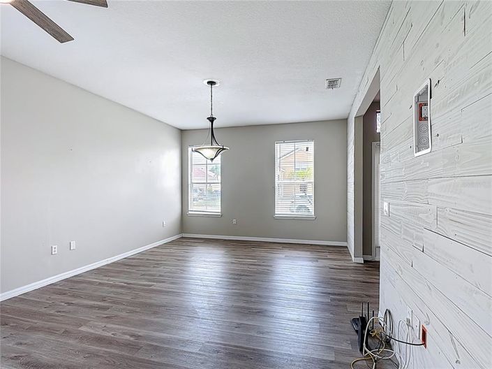 Image No.6-3 Bed Property for sale