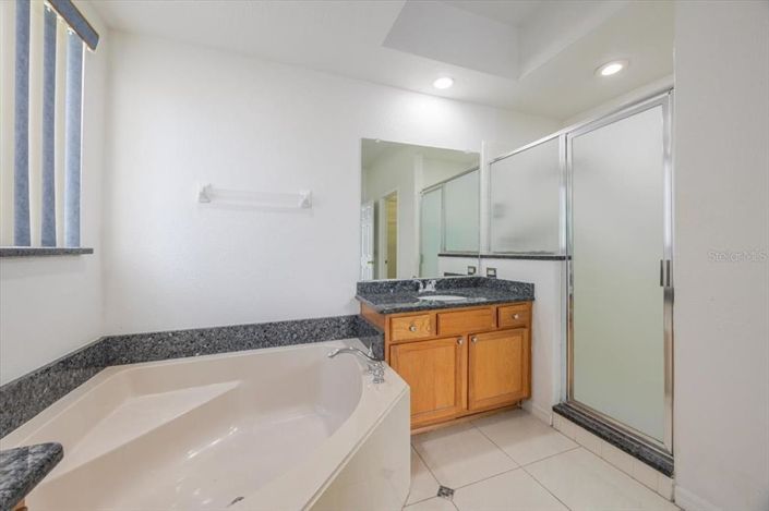 Image No.24-4 Bed Property for sale