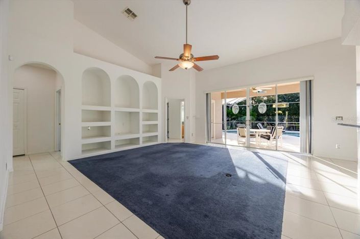 Image No.7-4 Bed Property for sale