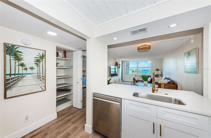 Image No.6-1 Bed Property for sale