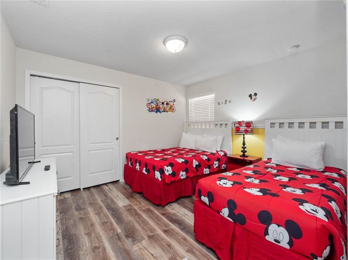 Image No.13-8 Bed Property for sale