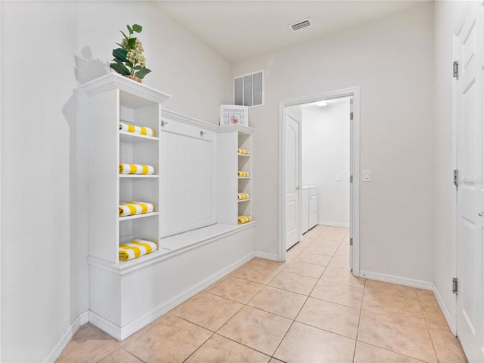 Image No.2-8 Bed Property for sale