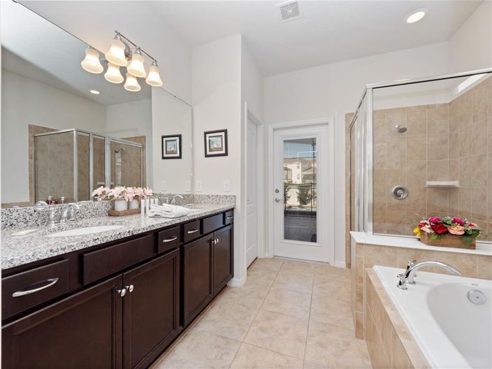 Image No.24-8 Bed Property for sale