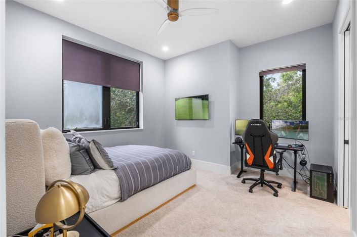 Image No.26-3 Bed Property for sale