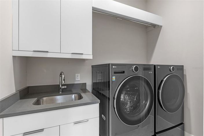 Image No.29-3 Bed Property for sale