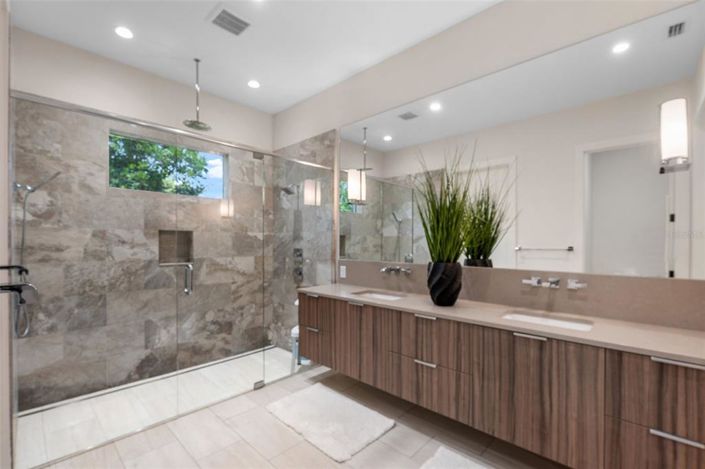 Image No.39-3 Bed Property for sale