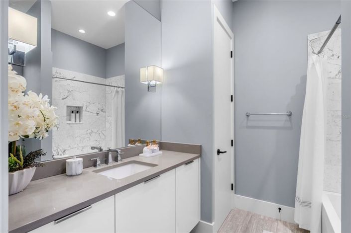 Image No.42-3 Bed Property for sale