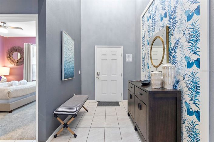 Image No.2-8 Bed Property for sale