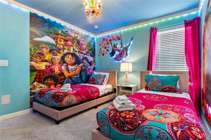 Image No.26-8 Bed Property for sale