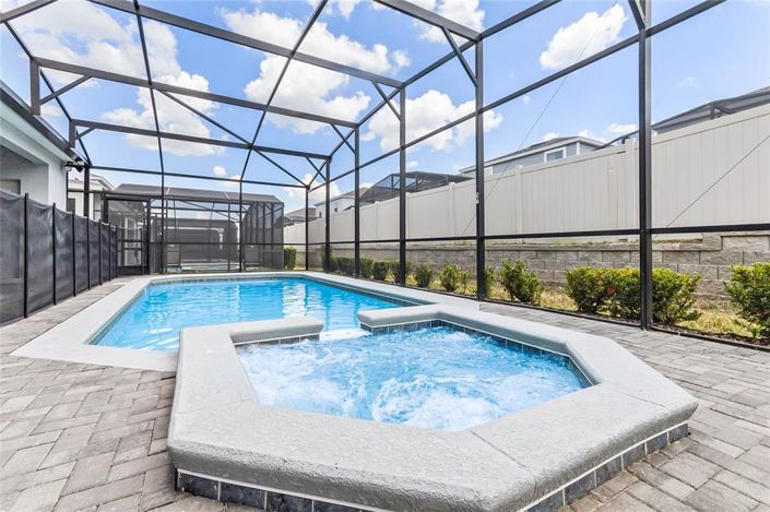 Image No.38-8 Bed Property for sale