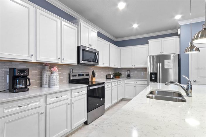 Image No.5-8 Bed Property for sale