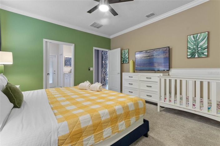 Image No.9-8 Bed Property for sale