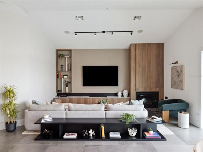 Image No.10-4 Bed Property for sale