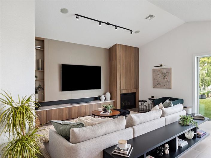 Image No.11-4 Bed Property for sale