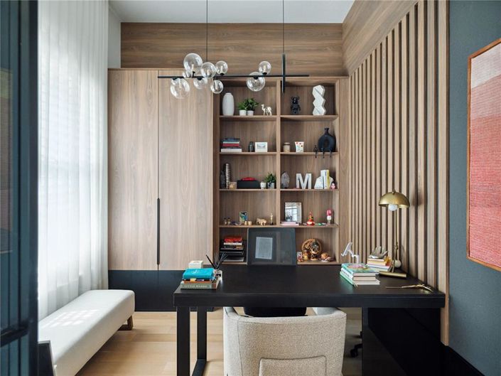 Image No.15-4 Bed Property for sale