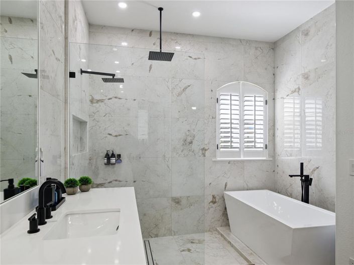 Image No.20-4 Bed Property for sale