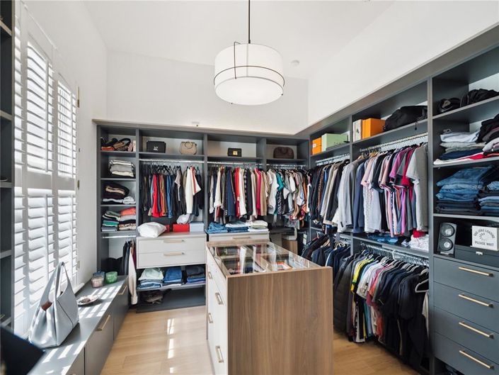 Image No.21-4 Bed Property for sale