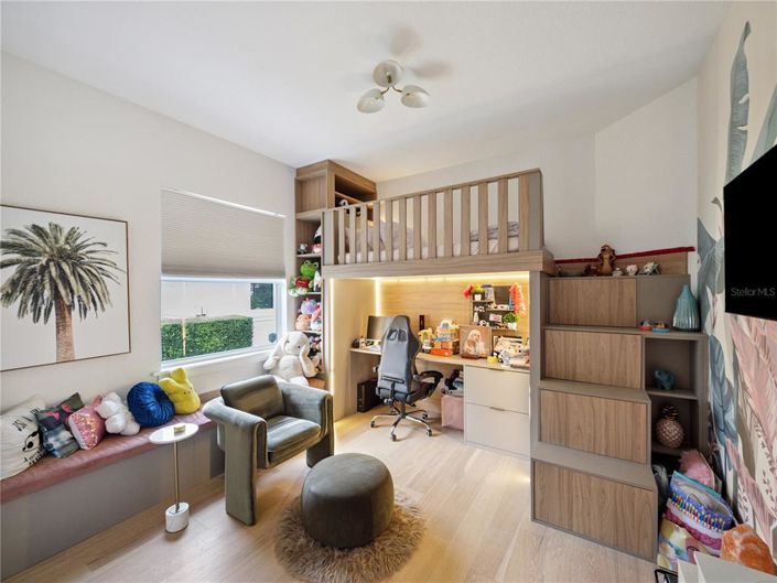 Image No.28-4 Bed Property for sale