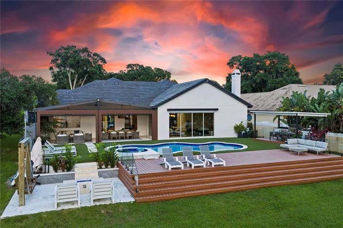 Image No.43-4 Bed Property for sale