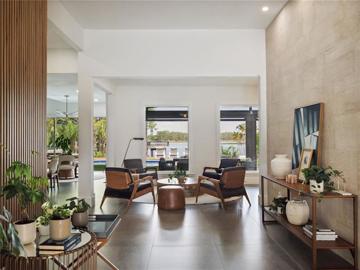 Image No.5-4 Bed Property for sale