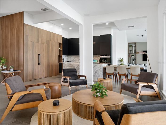 Image No.6-4 Bed Property for sale