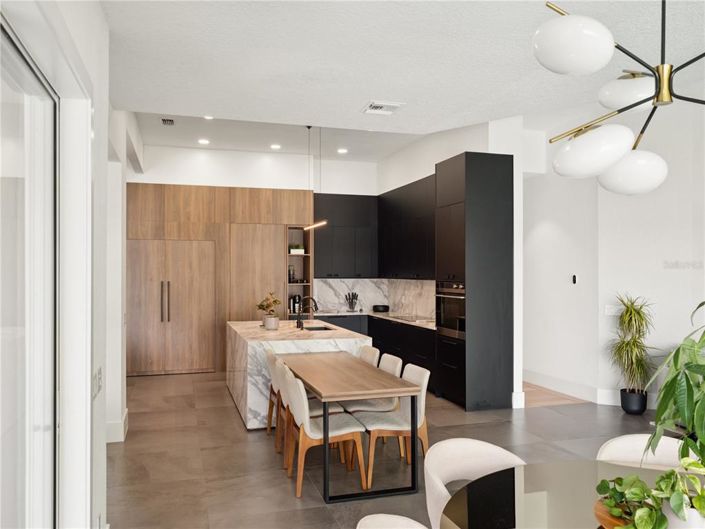 Image No.9-4 Bed Property for sale