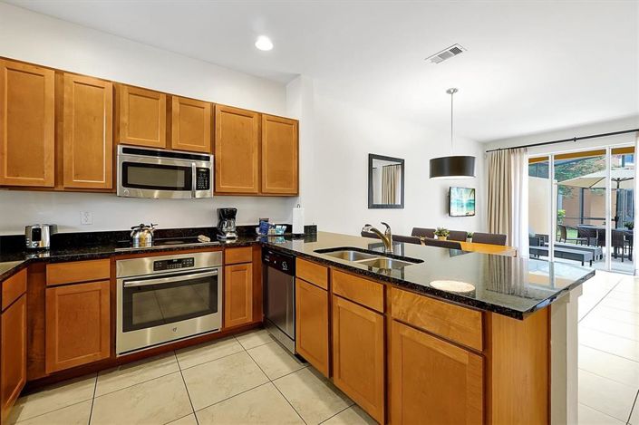 Image No.9-2 Bed Townhouse for sale