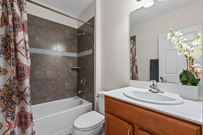 Image No.12-3 Bed Property for sale