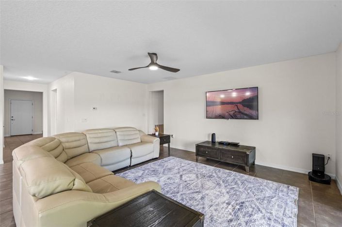 Image No.23-3 Bed Property for sale