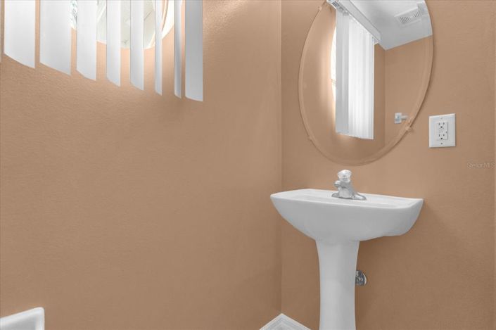 Image No.11-4 Bed Townhouse for sale