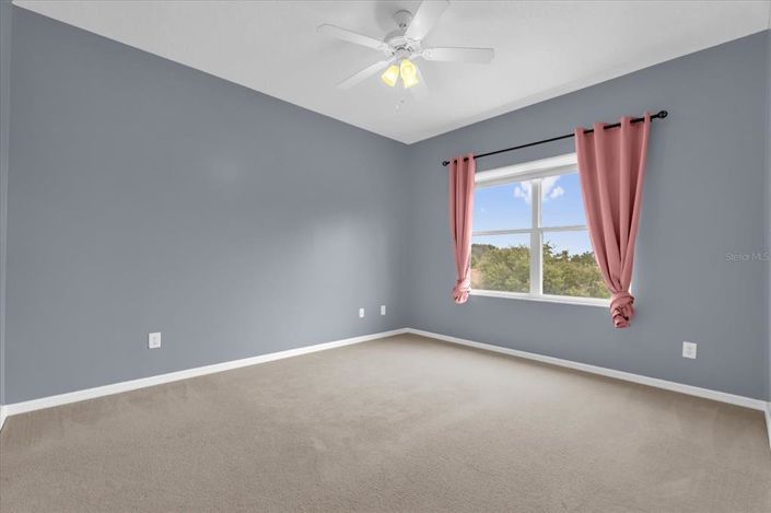 Image No.17-4 Bed Townhouse for sale