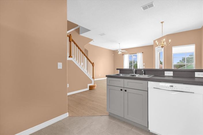 Image No.7-4 Bed Townhouse for sale