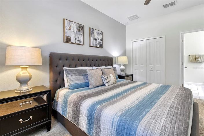 Image No.20-6 Bed Property for sale