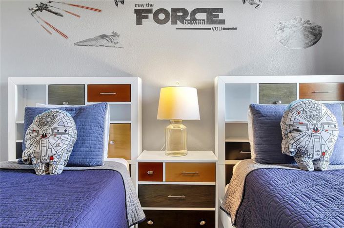 Image No.30-6 Bed Property for sale