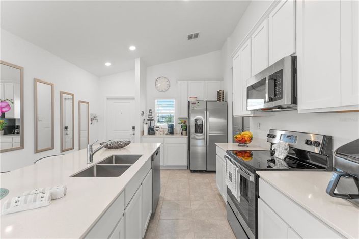 Image No.10-3 Bed Property for sale