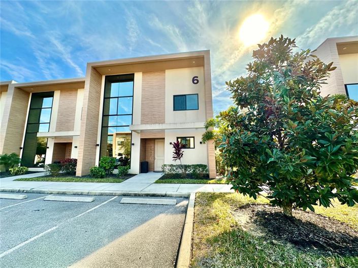 Image No.2-4 Bed Townhouse for sale