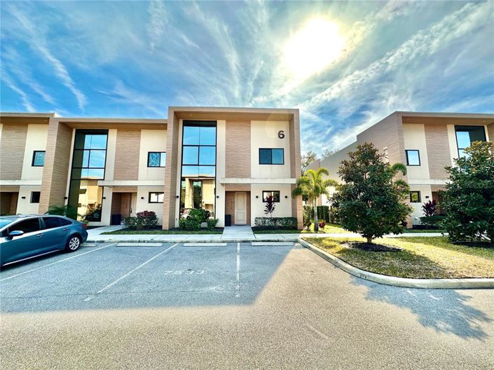 Image No.41-4 Bed Townhouse for sale