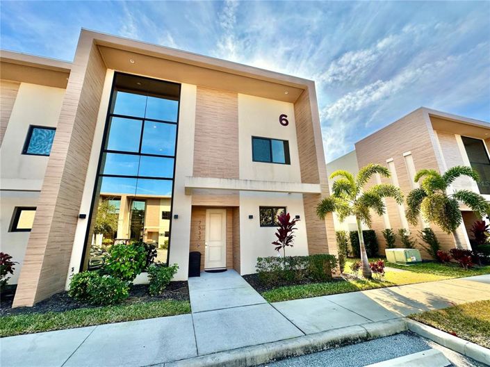 Image No.42-4 Bed Townhouse for sale