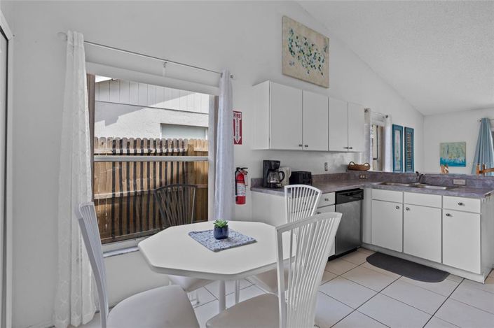 Image No.14-4 Bed Property for sale